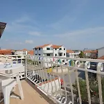 Apartment And Rooms Mrkovic Top Lokacija I Parking Apartment *