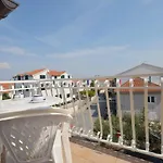 Apartment And Rooms Mrkovic Top Lokacija I Parking Apartment *