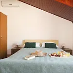 Apartment And Rooms Mrkovic Top Lokacija I Parking Apartment Vodice