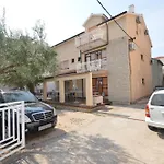 And Mrkovic Lokacija I Parking Apartamento Vodice