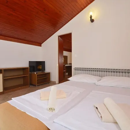 And Mrkovic Apartment Vodice