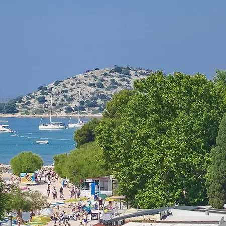 And Mrkovic Lokacija I Parking Vodice
