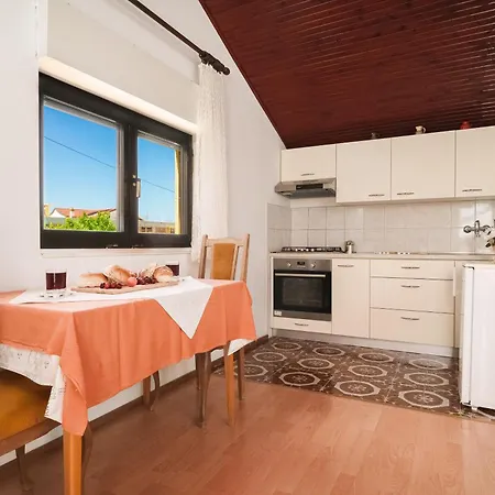 And Mrkovic * Vodice