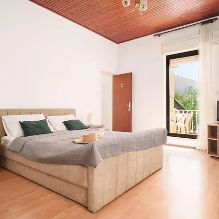 And Mrkovic * Vodice