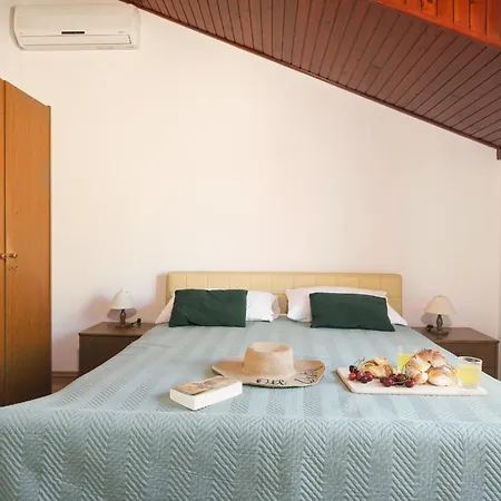 And Mrkovic Lokacija I Parking Apartman Vodice