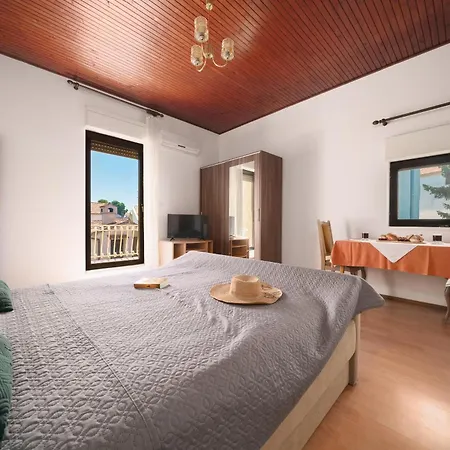 Apartment And Mrkovic *