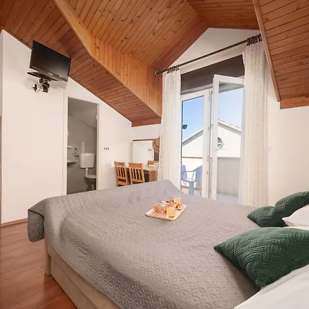 And Mrkovic Apartment Vodice