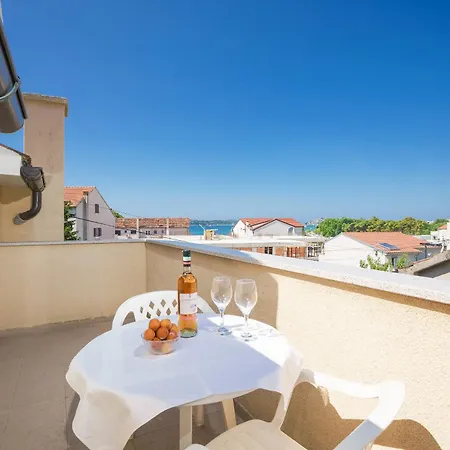 Apartment And Mrkovic Vodice