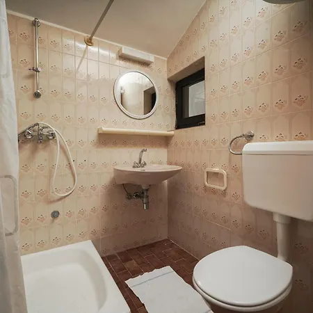 And Mrkovic * Vodice