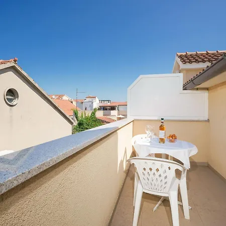 Lejlighed And Mrkovic