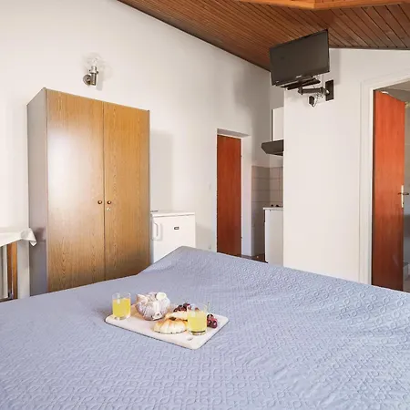 Apartment And Mrkovic *