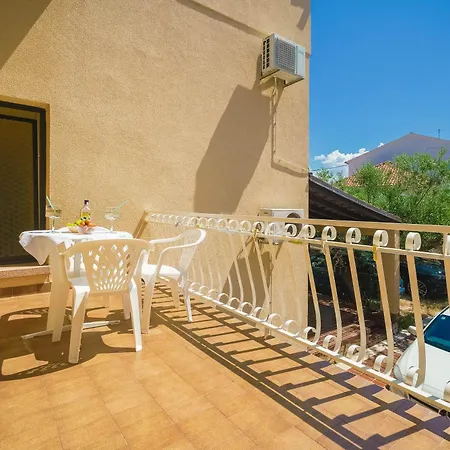 Apartment And Mrkovic *