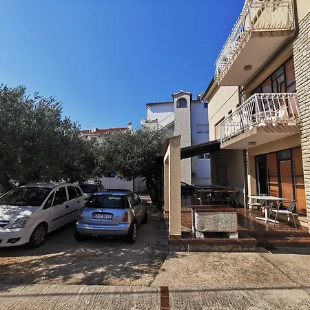 And Mrkovic Lokacija I Parking * Vodice