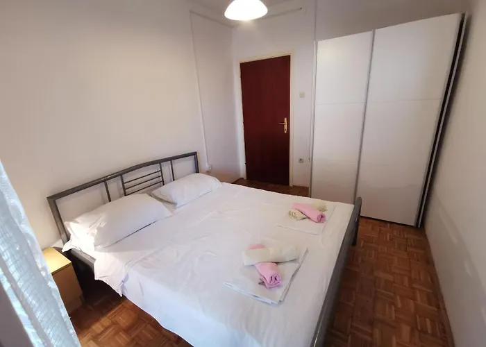 And Mrkovic- Steps To Beach&center * Vodice