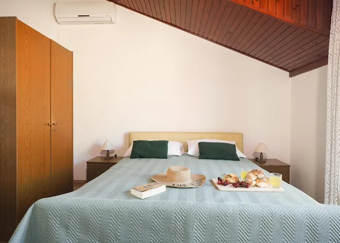 And Mrkovic Appartement Vodice