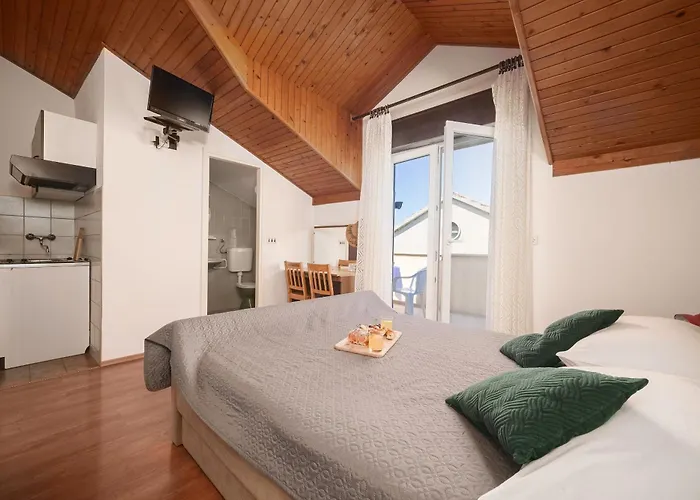 And Mrkovic Appartement Vodice