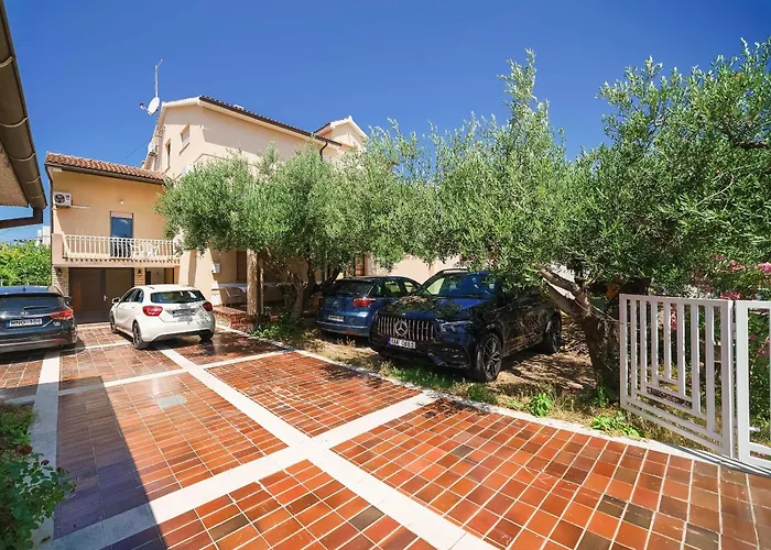 And Mrkovic * Vodice